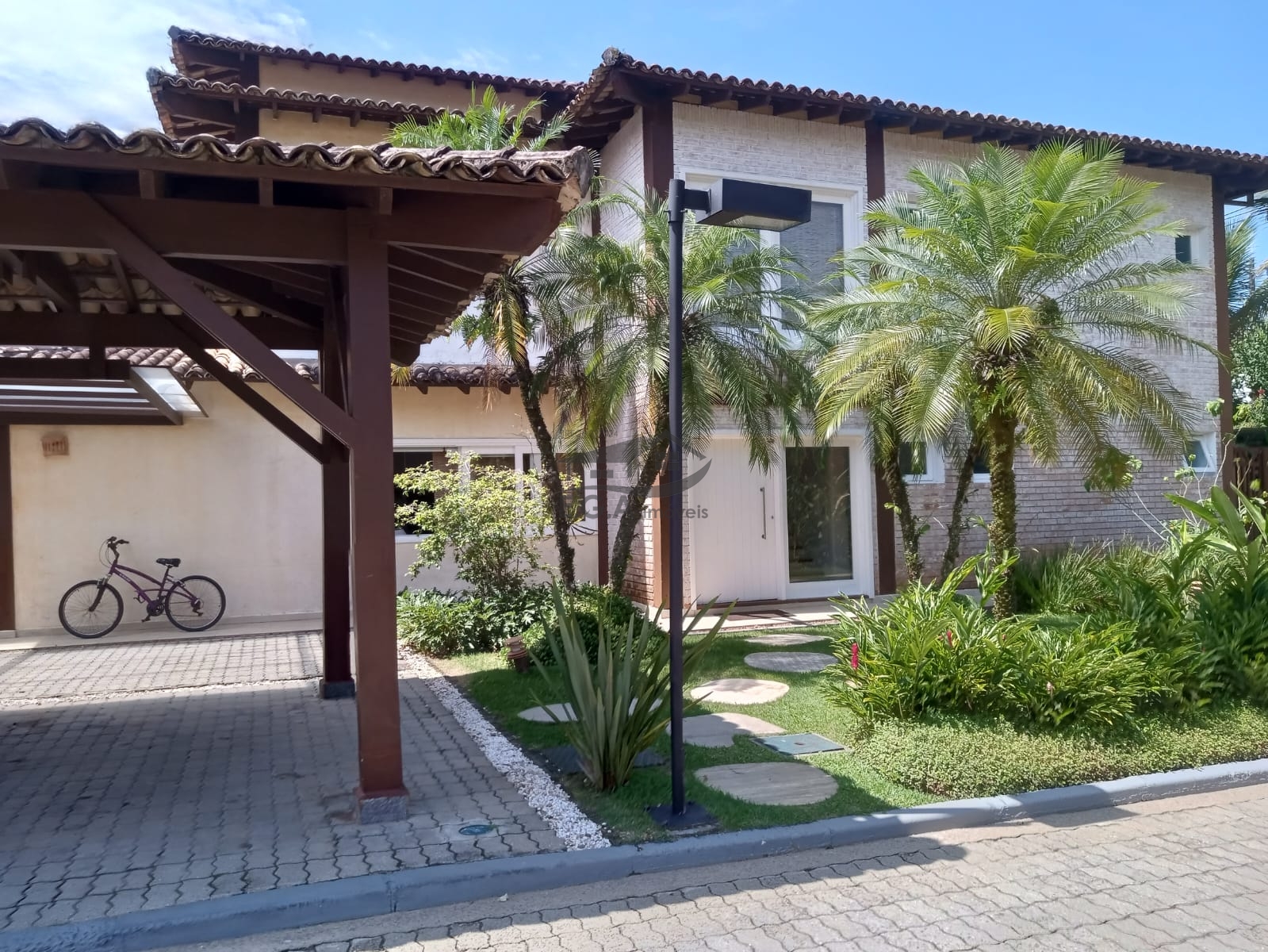 Casa na praia da baleia 50 mts da areia