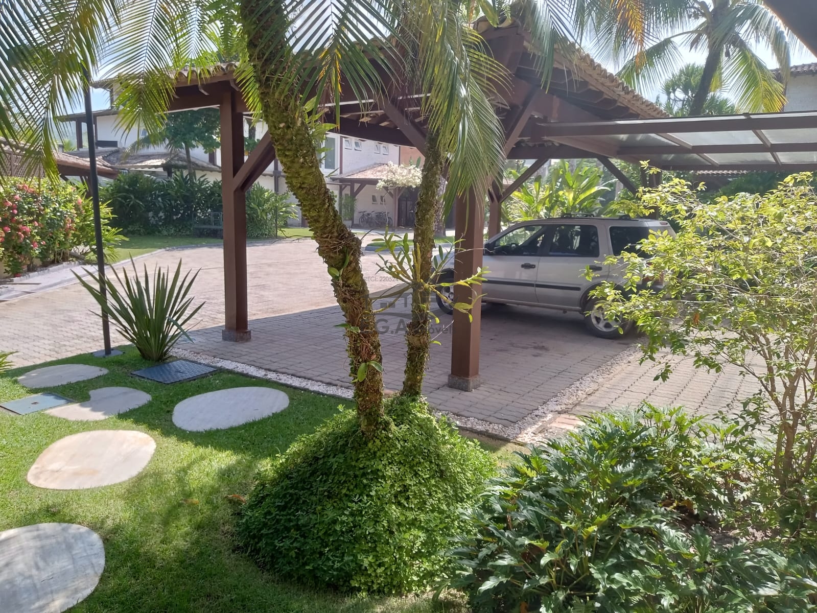 Casa na praia da baleia 50 mts da areia