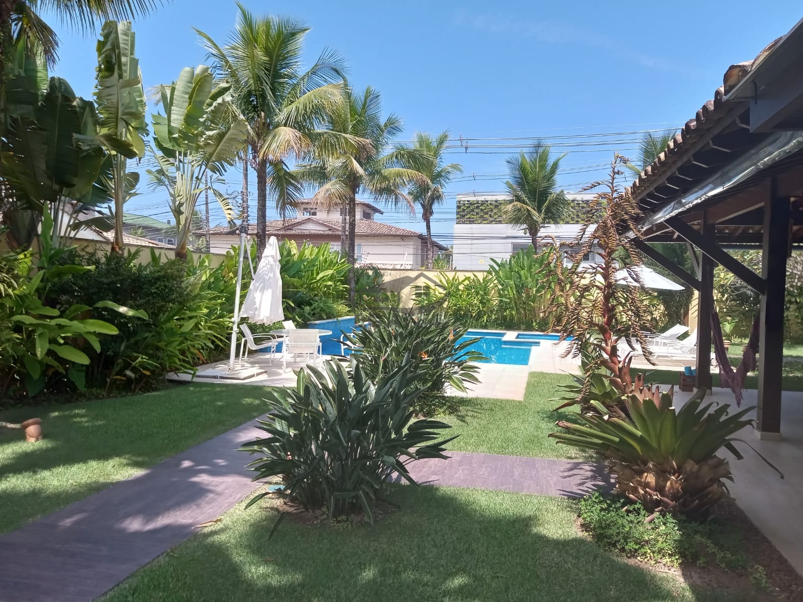 Casa na praia da baleia 50 mts da areia