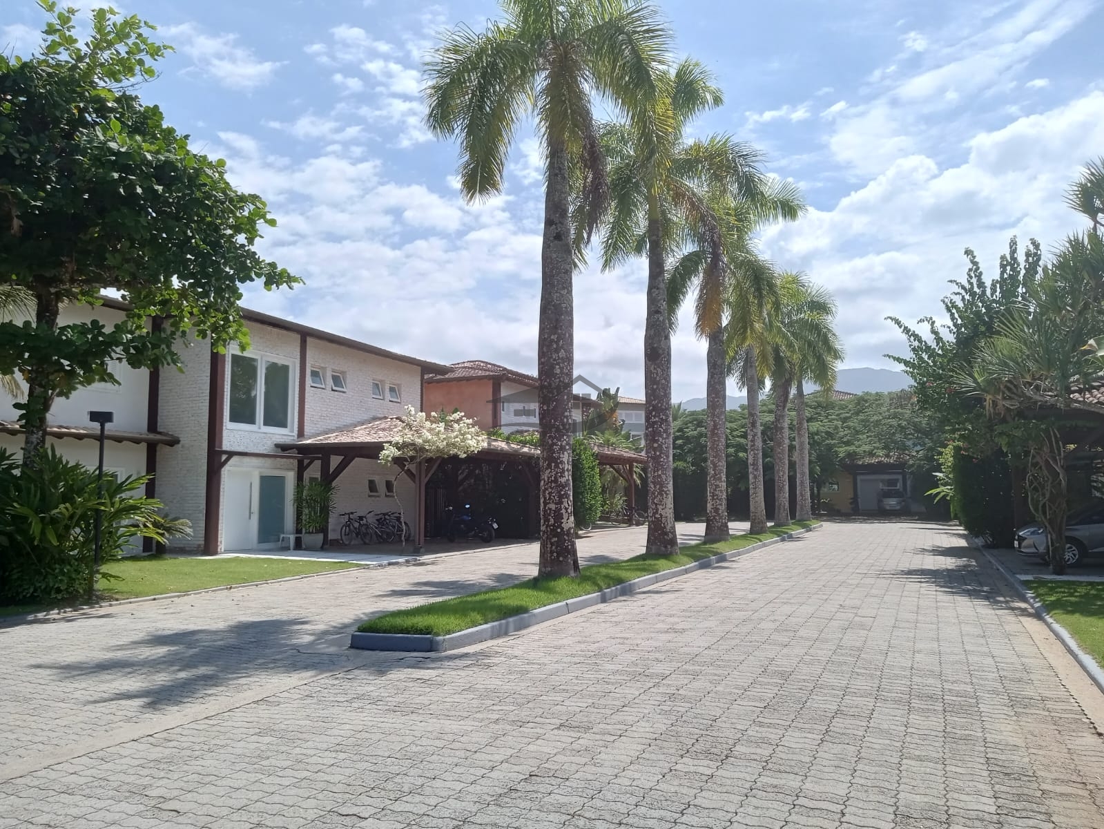 Casa na praia da baleia 50 mts da areia
