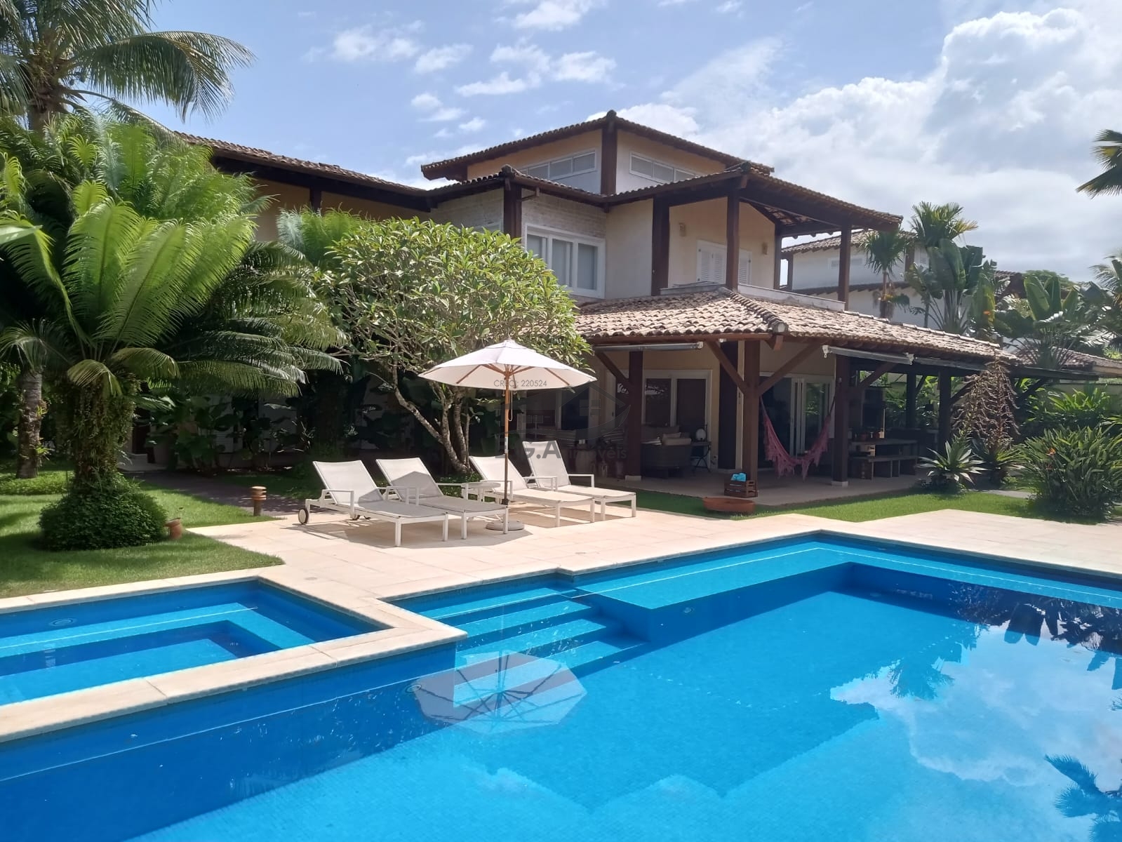 Casa na praia da baleia 50 mts da areia