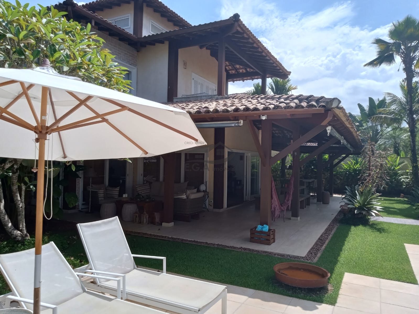 Casa na praia da baleia 50 mts da areia