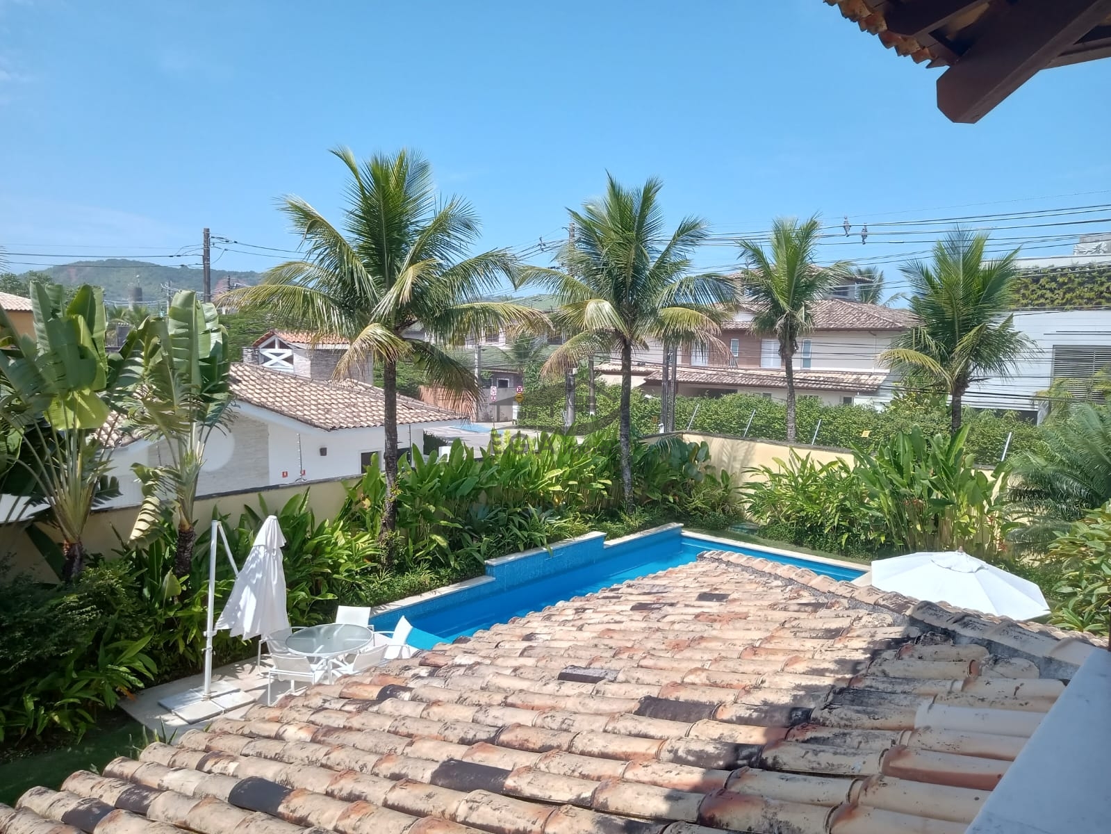 Casa na praia da baleia 50 mts da areia