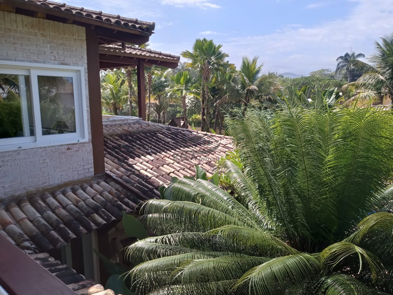 Casa na praia da baleia 50 mts da areia