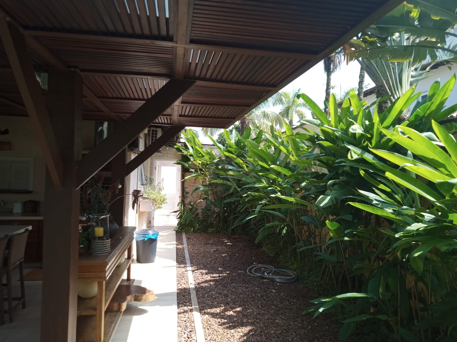 Casa na praia da baleia 50 mts da areia