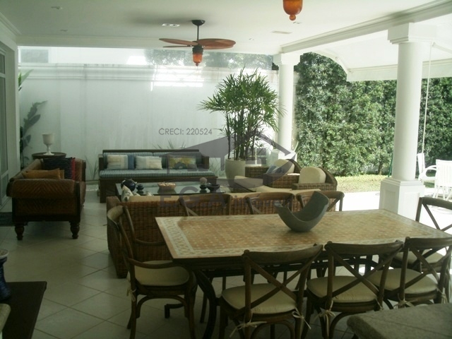 Casa na praia da baleia