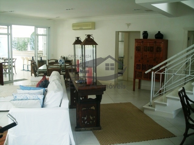 Casa na praia da baleia