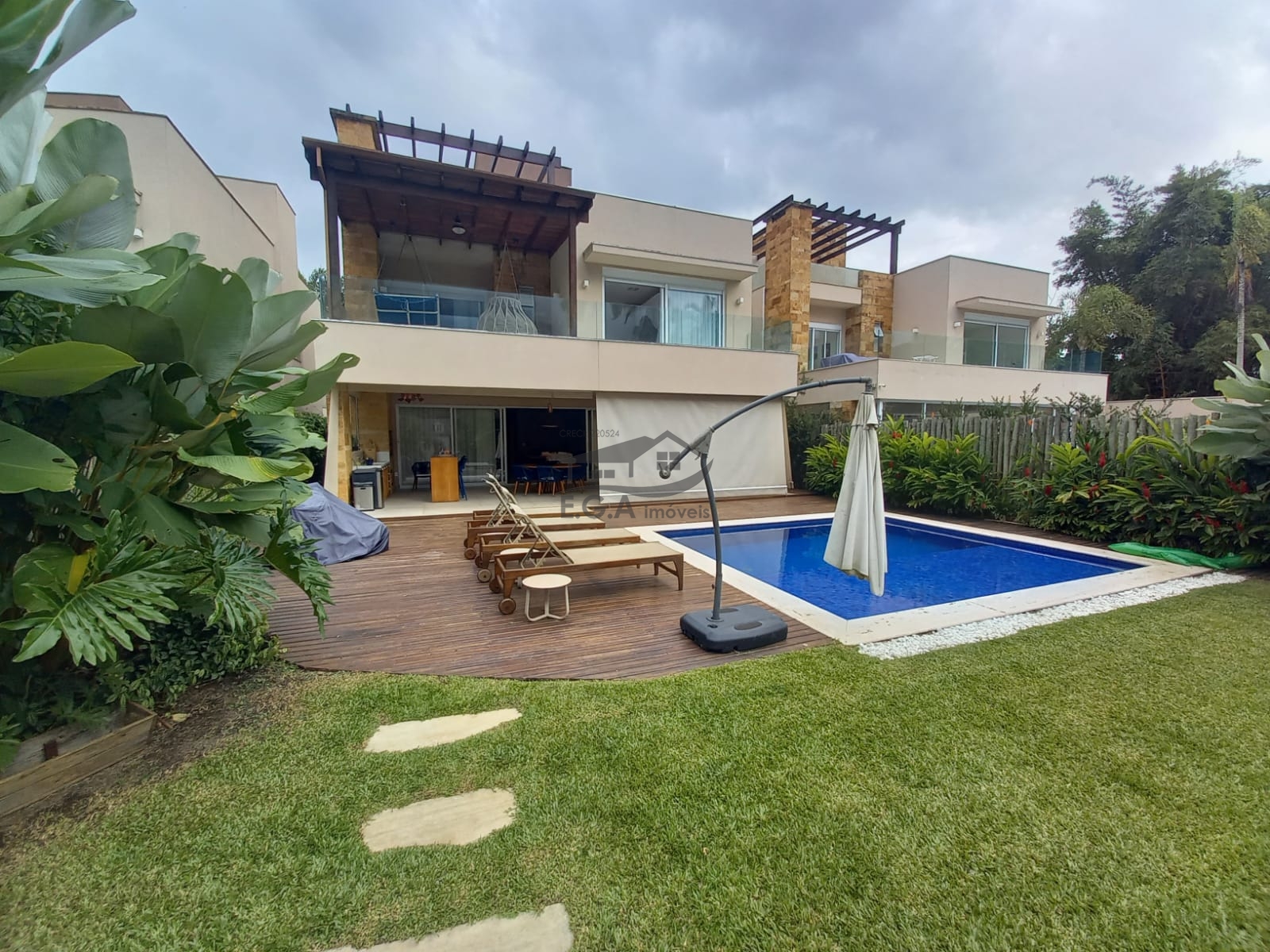 Casa de condomínio