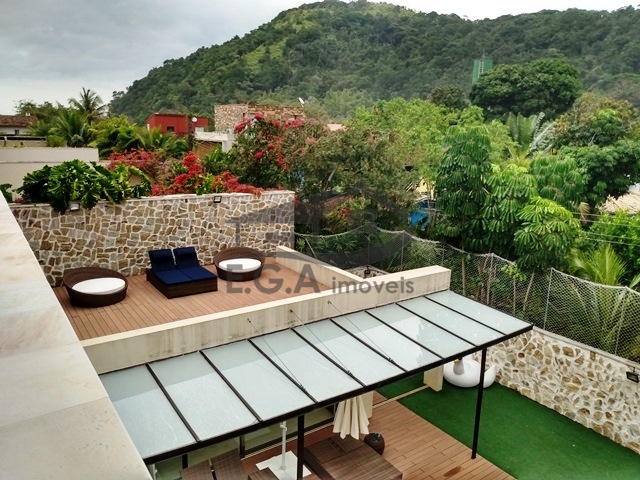 Casa de condomínio pé na areia