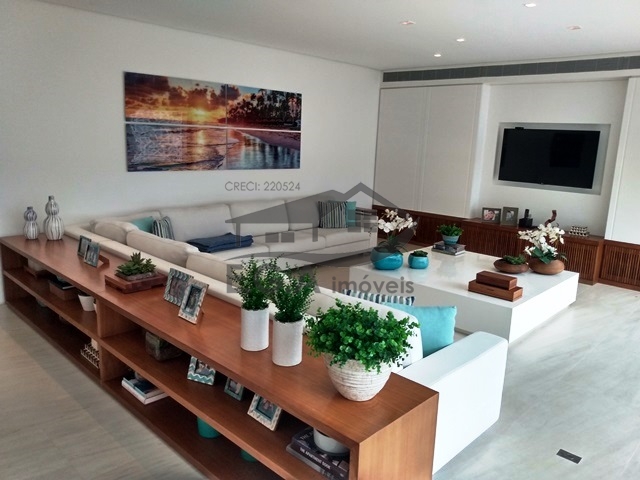 Casa de condomínio pé na areia