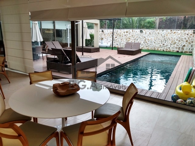 Casa de condomínio pé na areia