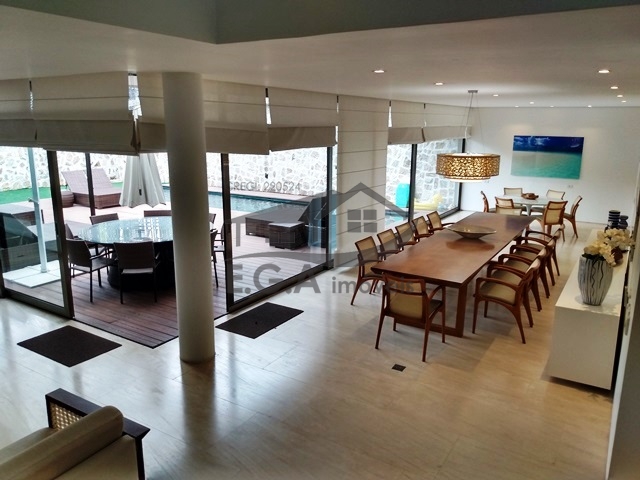 Casa de condomínio pé na areia