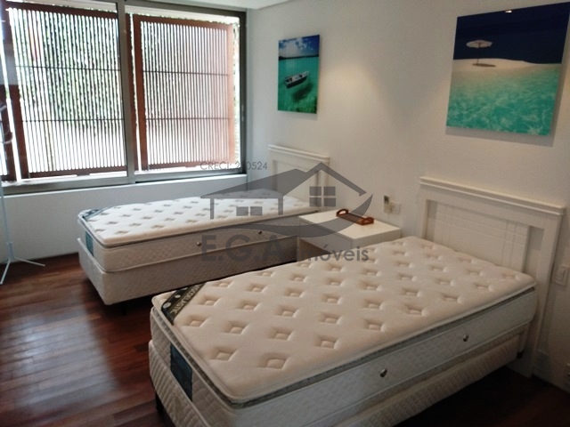 Casa de condomínio pé na areia