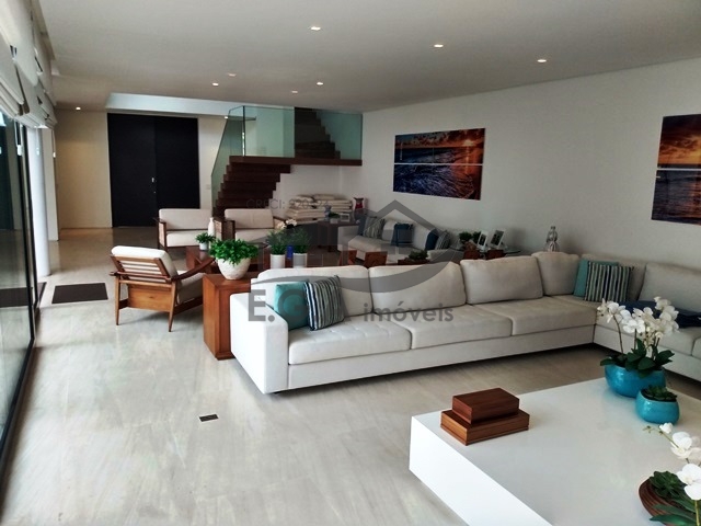 Casa de condomínio pé na areia