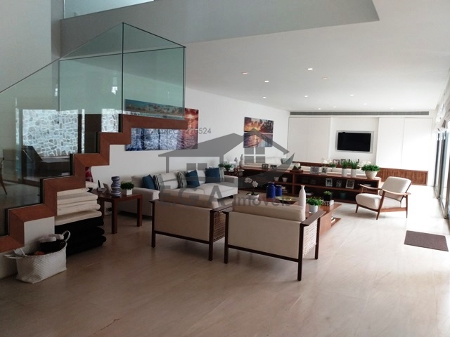 Casa de condomínio pé na areia