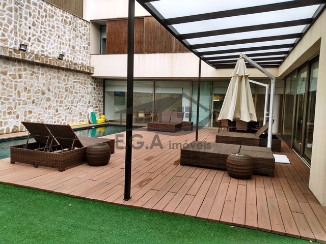 Casa de condomínio pé na areia