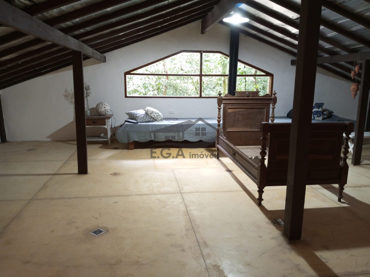 Casa no sertão da Barra do Una no meio da mata