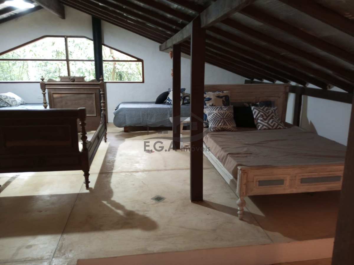 Casa no sertão da Barra do Una no meio da mata