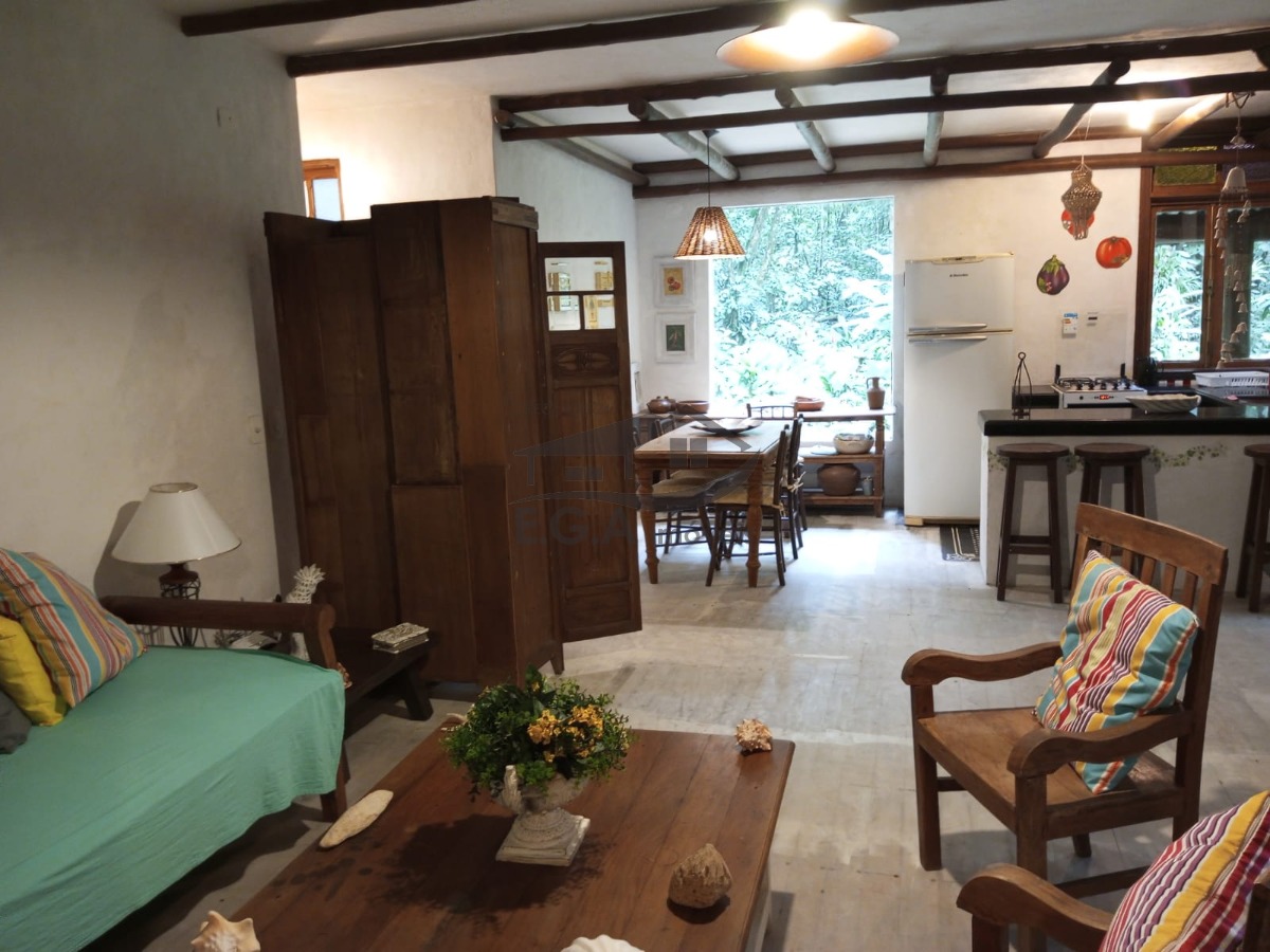 Casa no sertão da Barra do Una no meio da mata