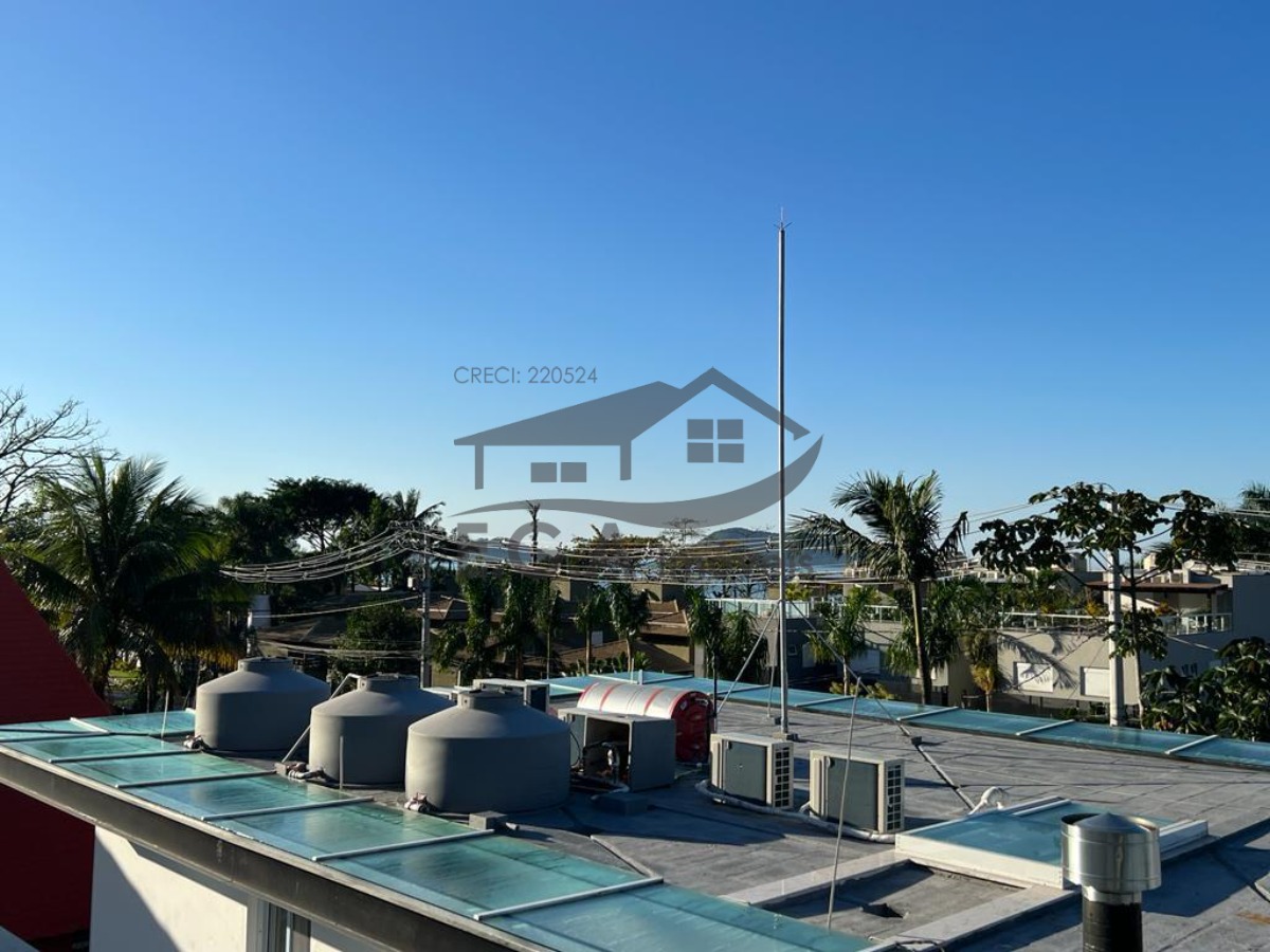 Casa a 50 metros da praia de Juquehy