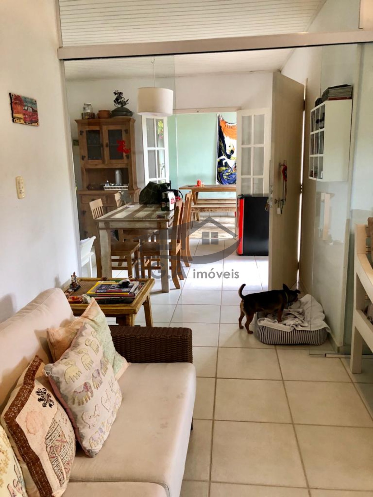 Casa na praia de Camburi 200mts da praia