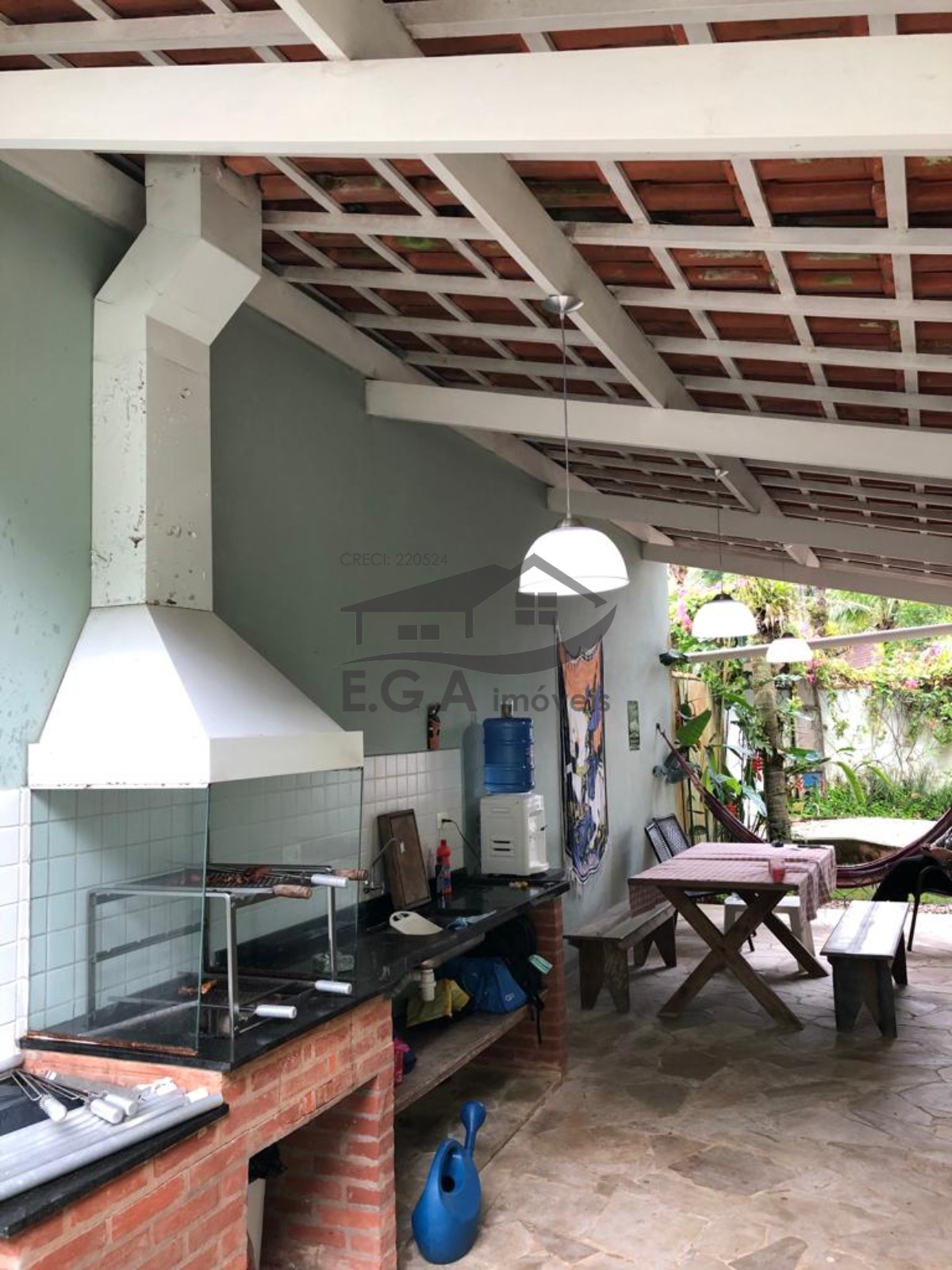 Casa na praia de Camburi 200mts da praia