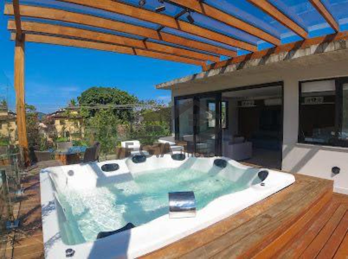 Casa em Juquehy á 80 metros do mar