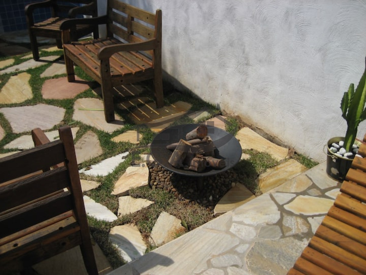 Casa de Rua em Boiçucanga como se fosse Cond. Venda a partir de maio