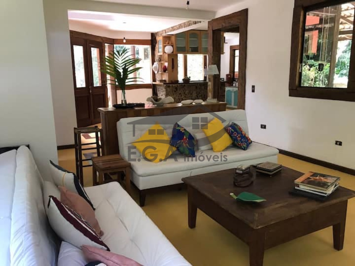 Casa no sertão da Barra do Una no meio da mata