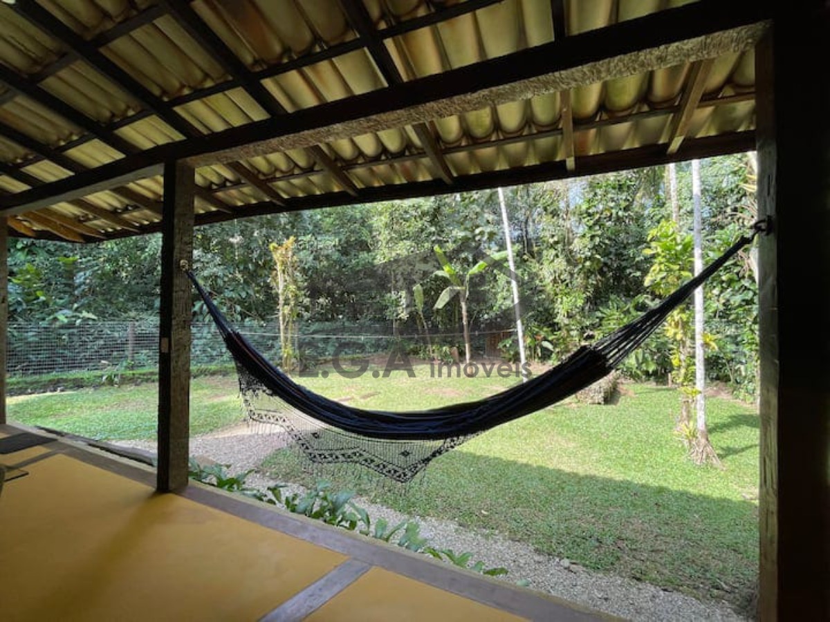 Casa no sertão da Barra do Una no meio da mata