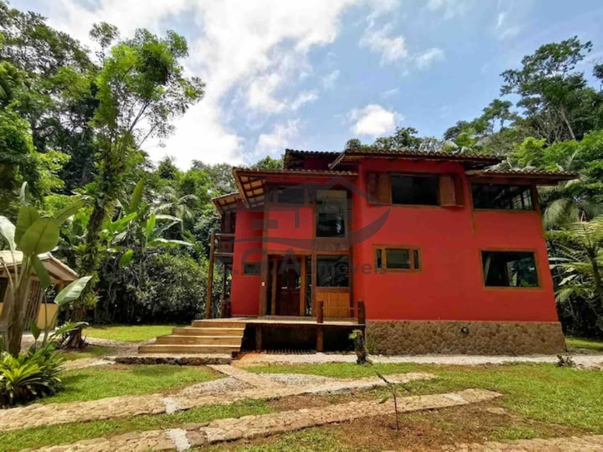 Casa no sertão da Barra do Una no meio da mata