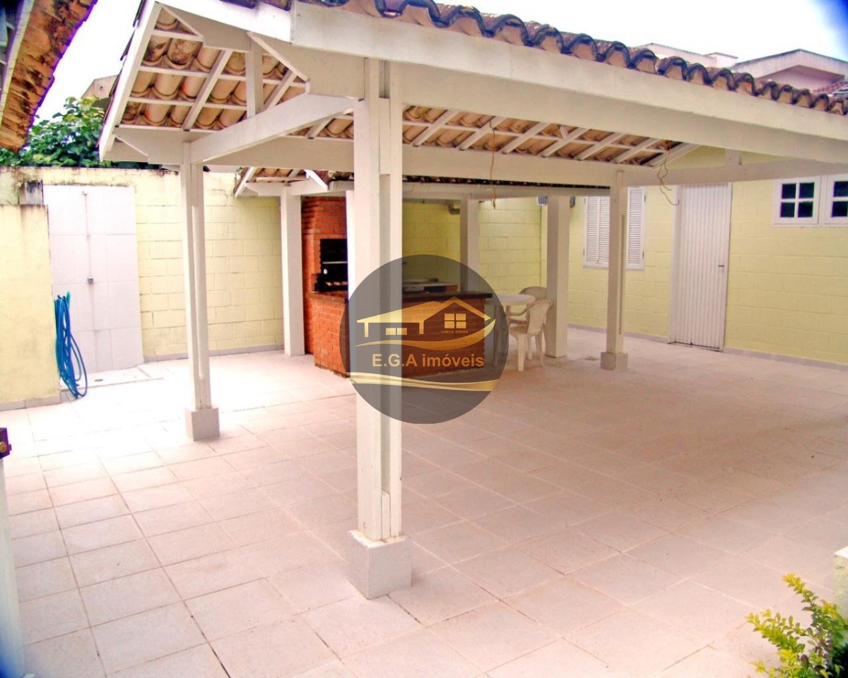 Casa na praia de juquey