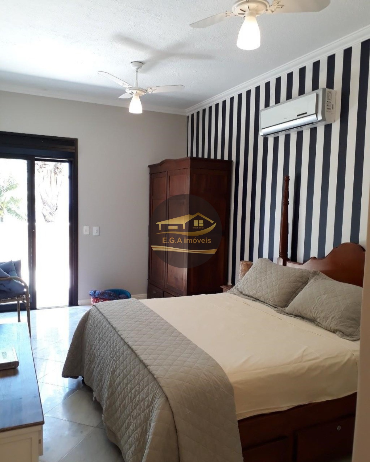Casa pé na areia Juquehy