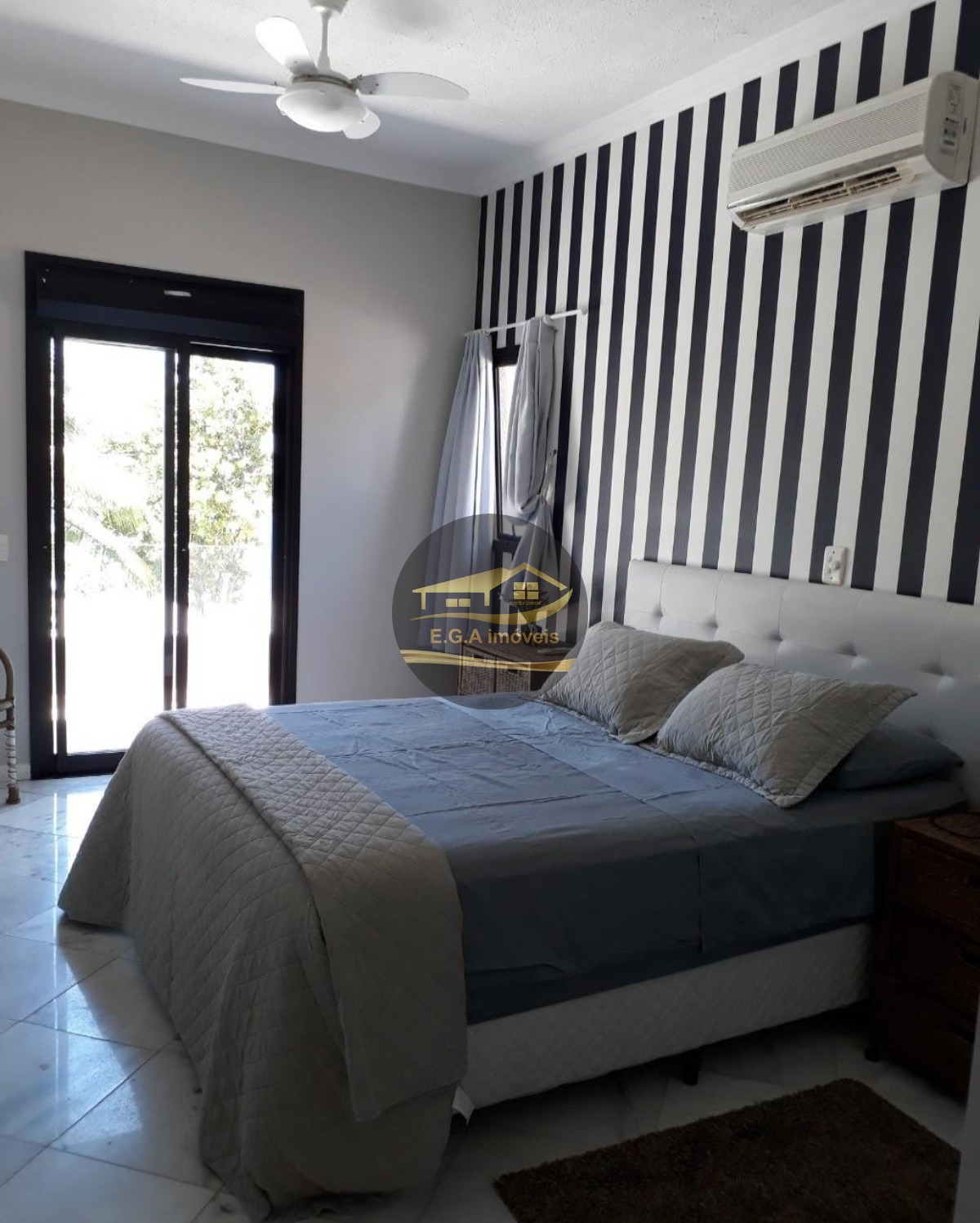 Casa pé na areia Juquehy