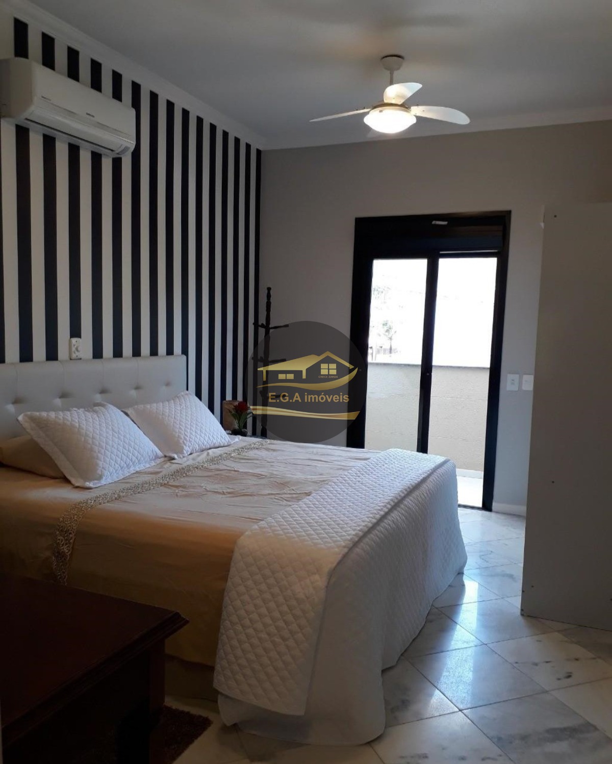 Casa pé na areia Juquehy