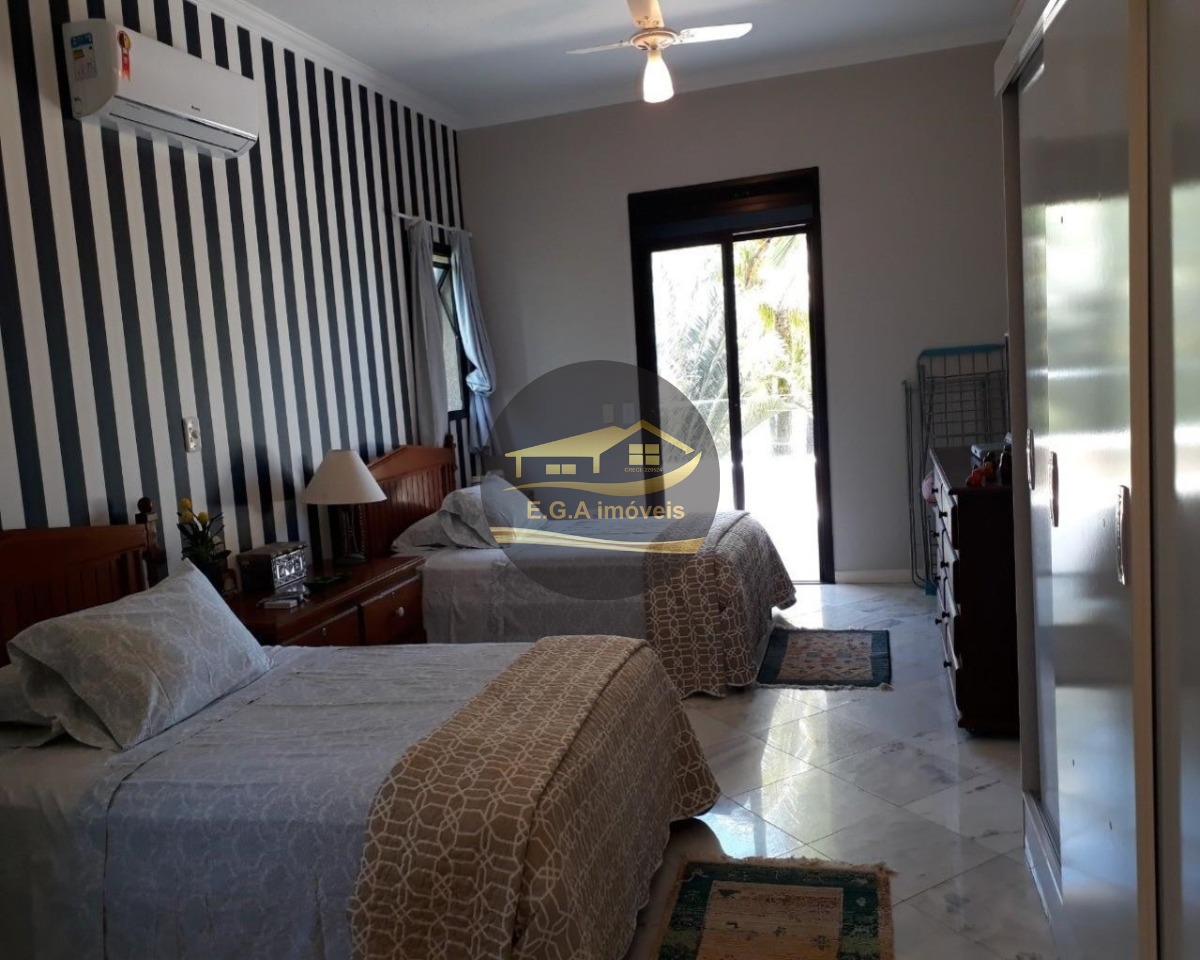 Casa pé na areia Juquehy