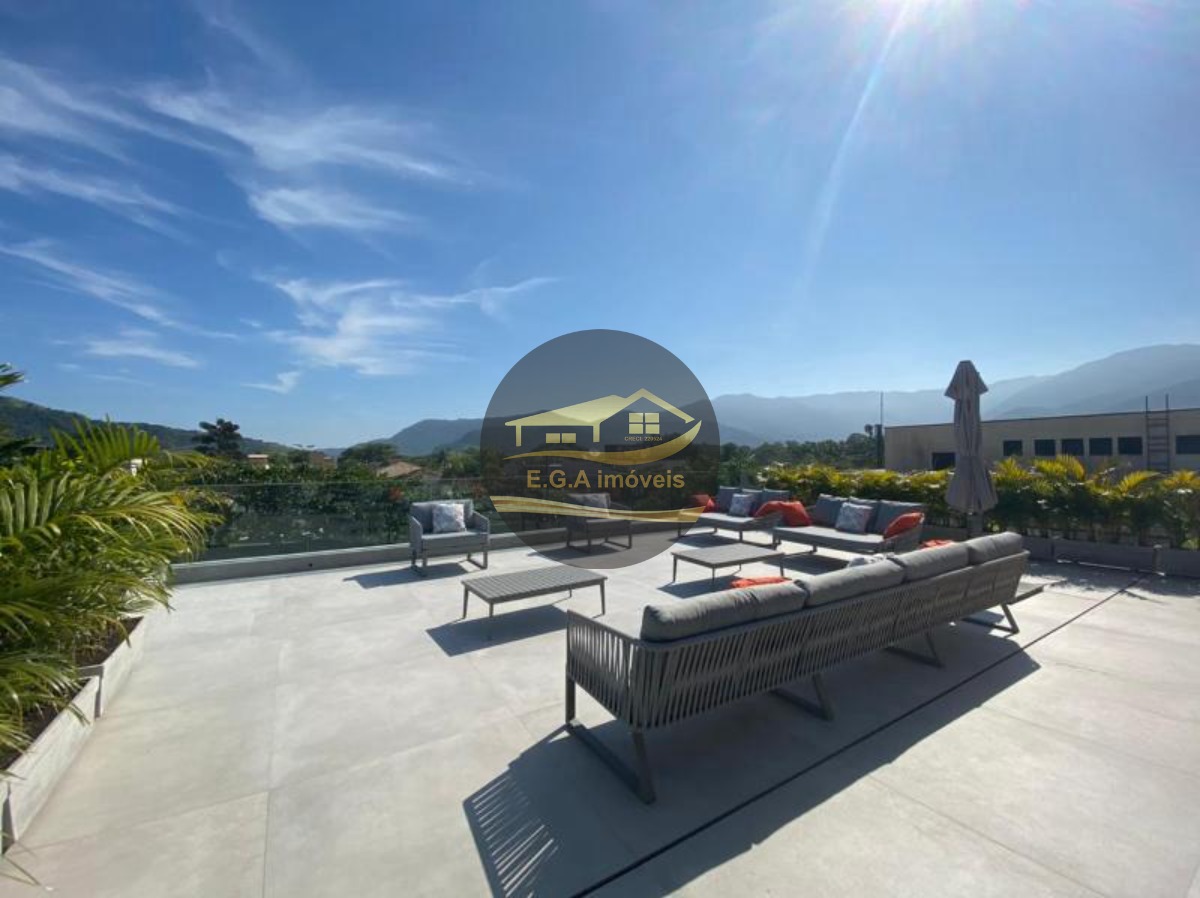 Casa alto padrão na praia da Baleia