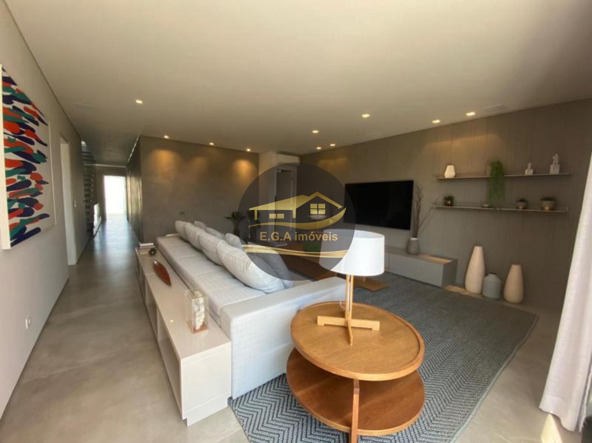 Casa alto padrão na praia da Baleia